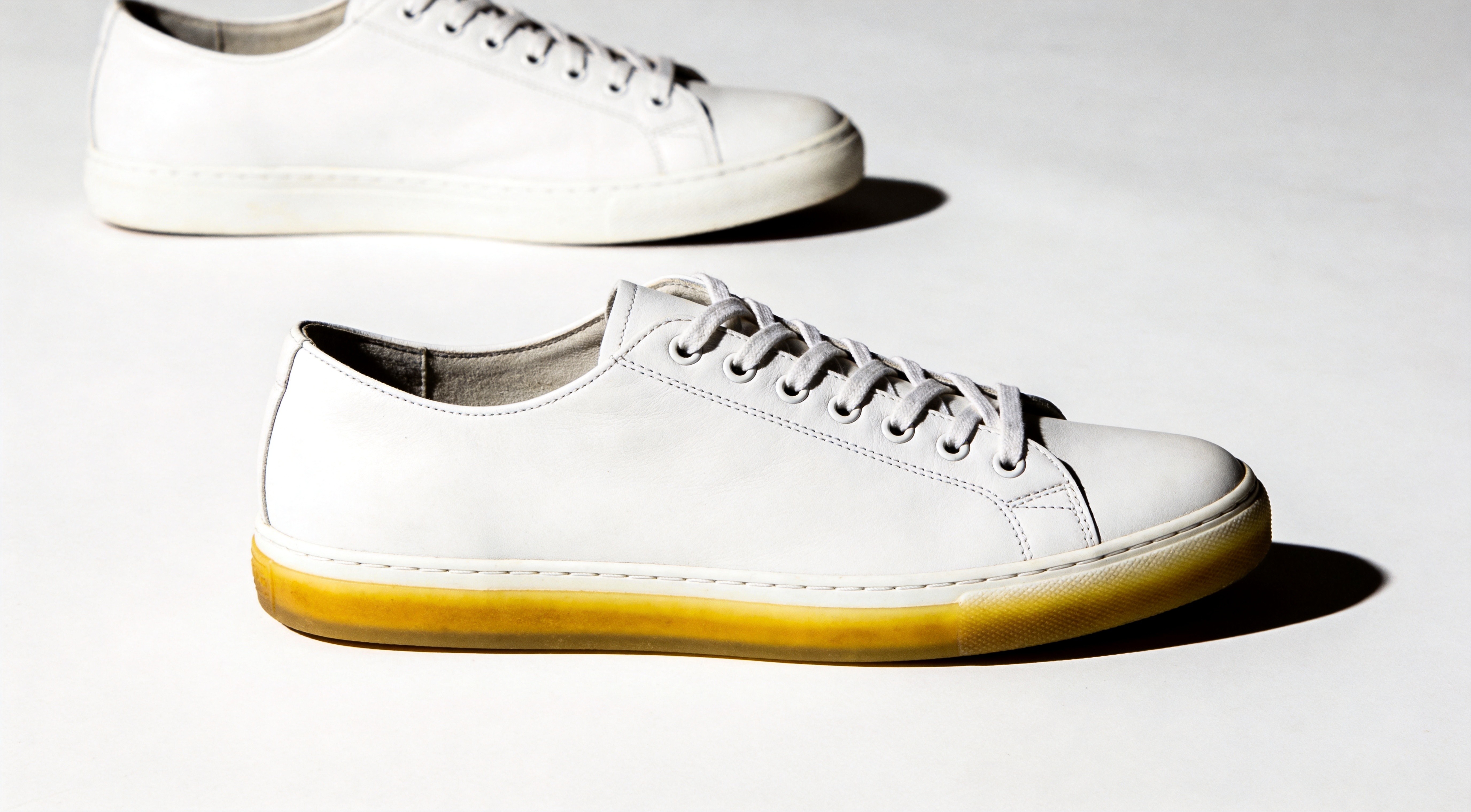 Why Your Shoes Develop a Yellow Sidewall Halo, Outsole Aging, and Discolored Sole Edge That No Cleaner Can Reverse — The Hidden Polyurethane Photo-Oxidation, EVA Thermal-Oxidation, Rubber-Bloom Accelerator Migration, and Contact-Cement Yellow Bleed-Through Chemistry Behind the 2026 'My White Soles Turned Yellow After Two Months' Epidemic
